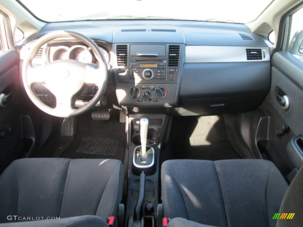 2008 Versa 1.8 S Hatchback - Magnetic Gray / Charcoal photo #22