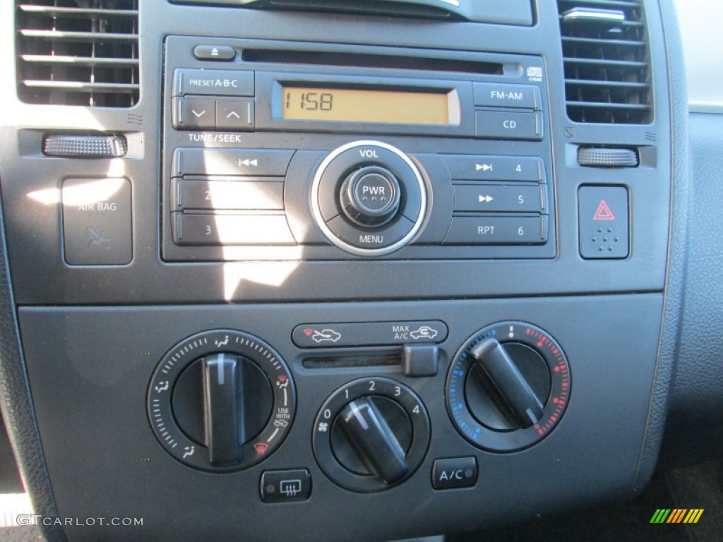 2008 Versa 1.8 S Hatchback - Magnetic Gray / Charcoal photo #23