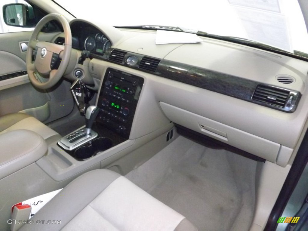 2005 Montego Premier AWD - Light Tundra Metallic / Pebble photo #31