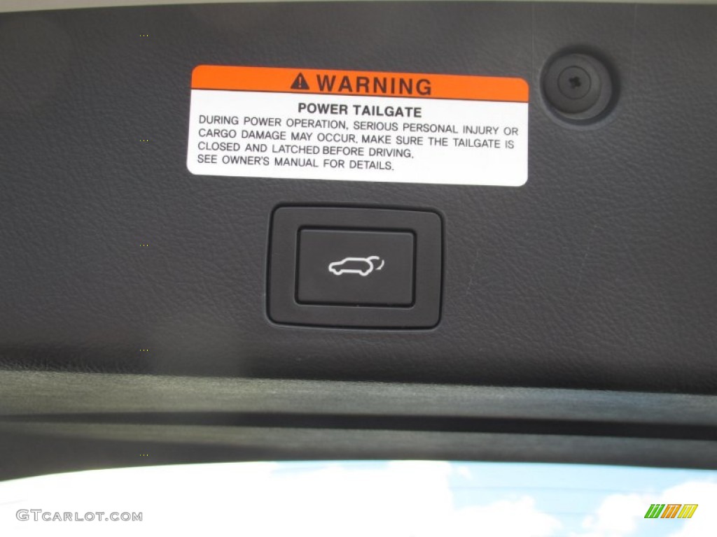 2010 Veracruz Limited AWD - Liquid Silver / Black photo #10