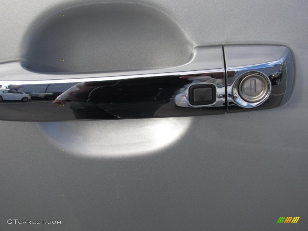 2010 Veracruz Limited AWD - Liquid Silver / Black photo #11