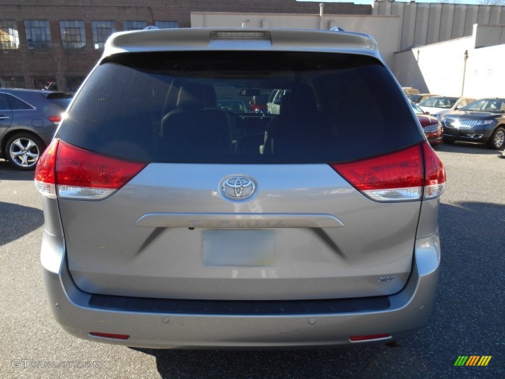 2011 Sienna XLE - Silver Sky Metallic / Light Gray photo #5