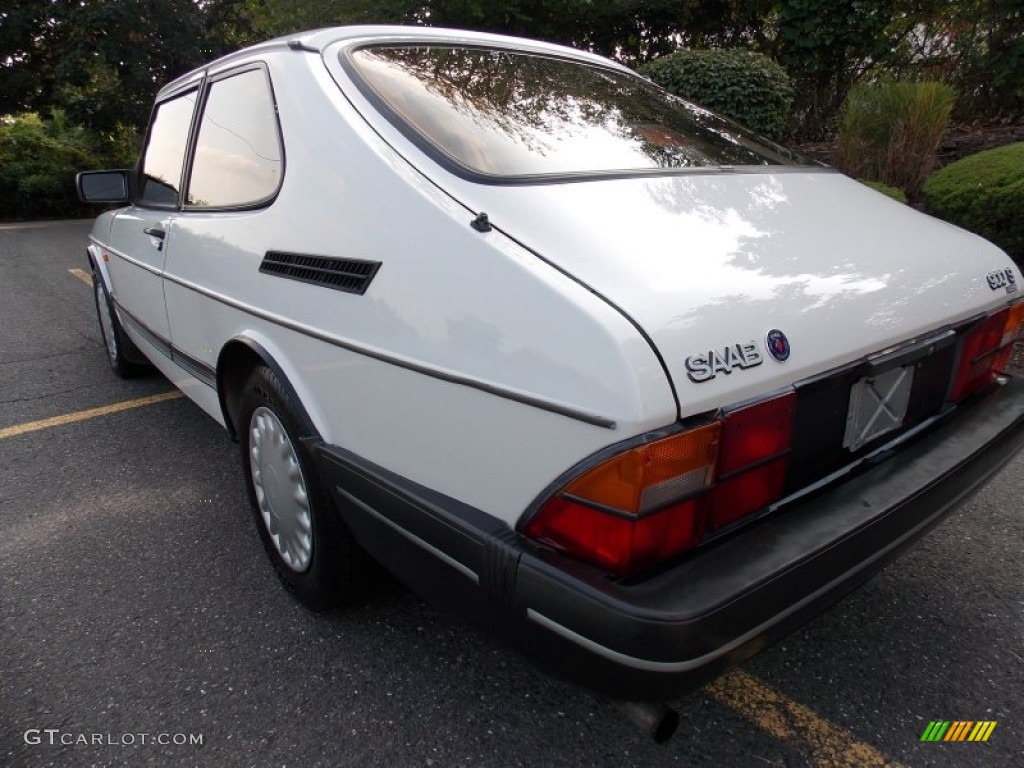 1993 900 S Coupe - Cirrus White / Beige photo #5