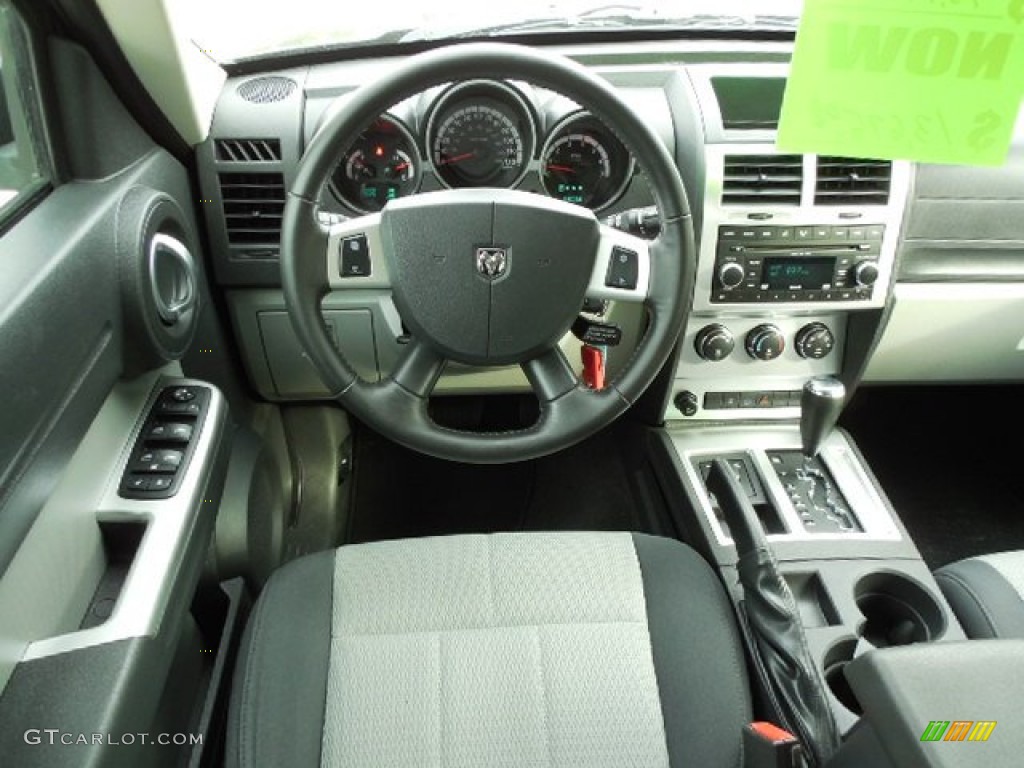 2007 Nitro SLT 4x4 - Black / Dark Slate Gray/Light Slate Gray photo #6