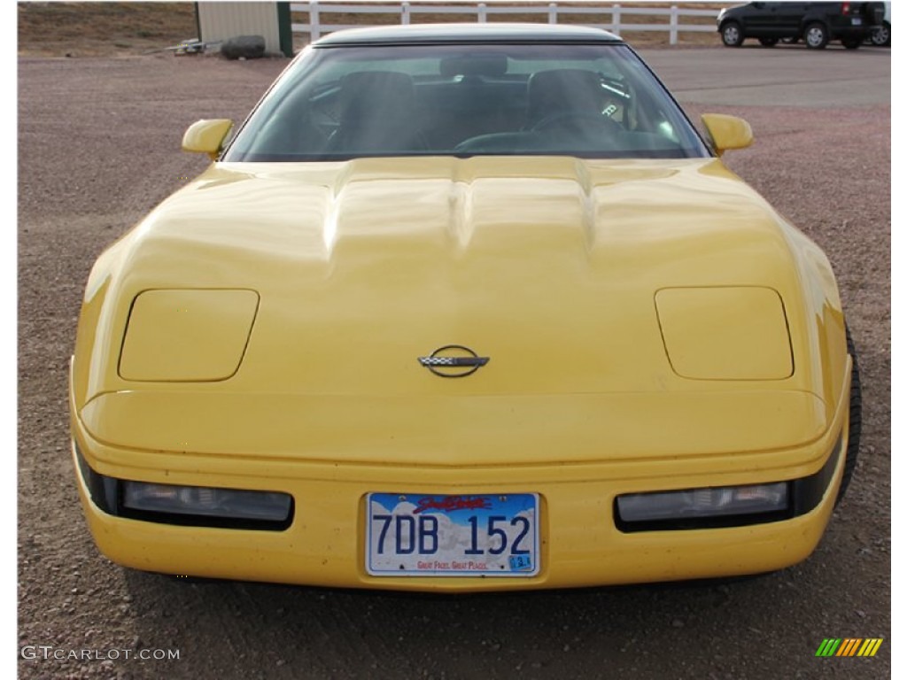 1991 Corvette Coupe - Yellow / Saddle photo #3