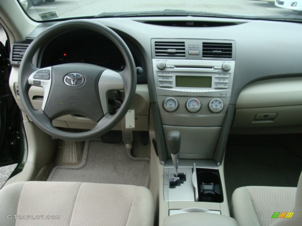 2011 Camry LE - Spruce Green Mica / Bisque photo #9