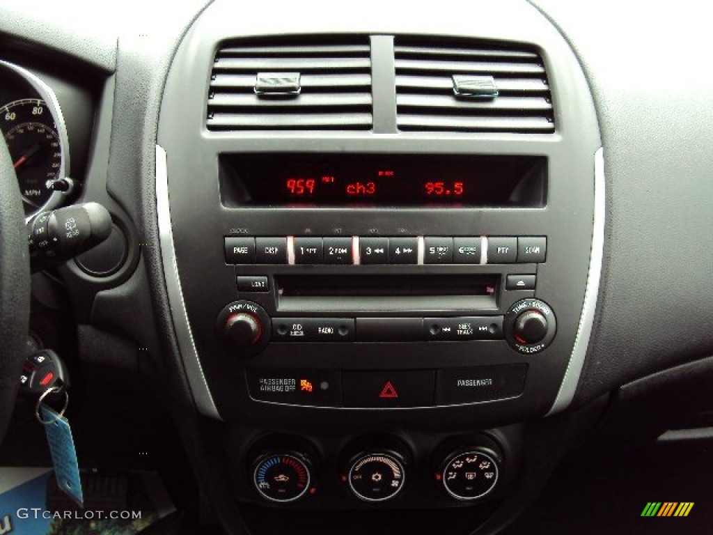 2013 Mitsubishi Outlander Sport ES 4WD Controls Photo #88286430