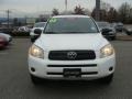 Super White - RAV4 4WD Photo No. 2