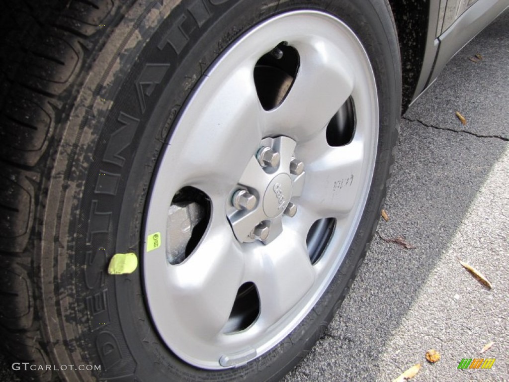 2014 Cherokee Sport - Brilliant Black Crystal Pearl / Iceland - Black/Iceland Gray photo #5