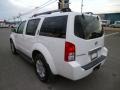 Avalanche White - Pathfinder LE 4x4 Photo No. 9