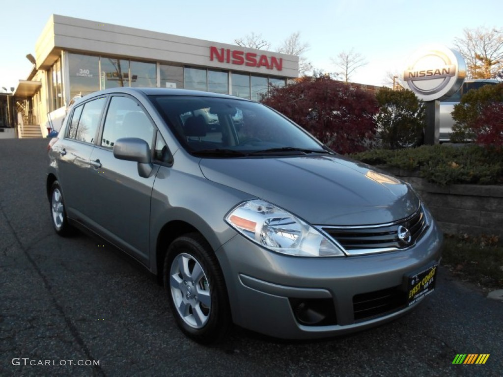 Magnetic Gray Metallic Nissan Versa
