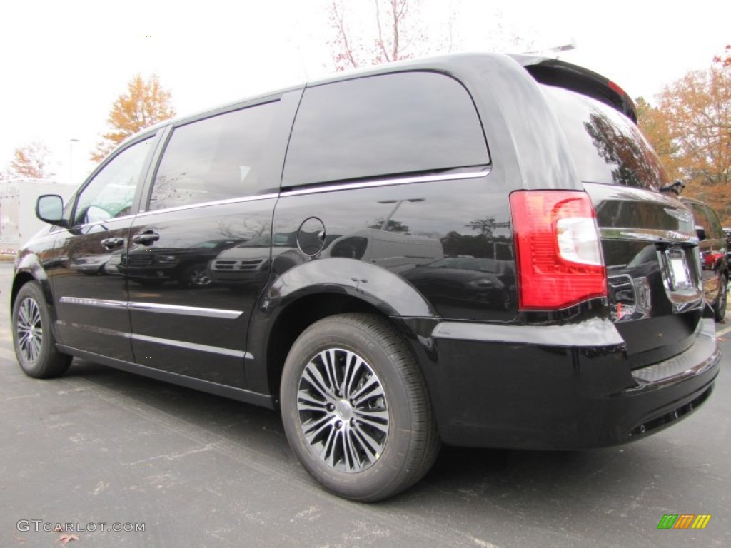 2014 Town & Country S - Brilliant Black Crystal Pearl / S Black photo #2