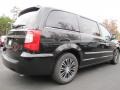 2014 Brilliant Black Crystal Pearl Chrysler Town & Country S  photo #3