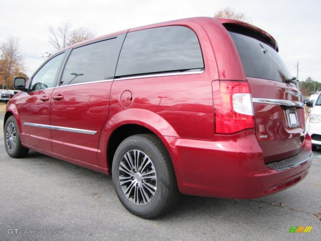 Deep Cherry Red Crystal Pearl 2014 Chrysler Town & Country S Exterior Photo #88291455