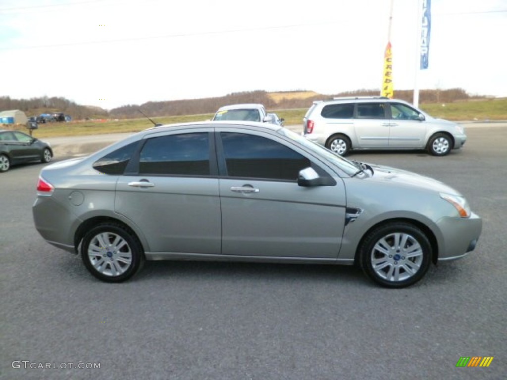 2008 Focus SE Sedan - Vapor Silver Metallic / Charcoal Black photo #8