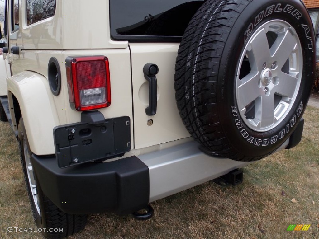 2011 Wrangler Unlimited Sahara 4x4 - Sahara Tan / Black/Dark Saddle photo #8