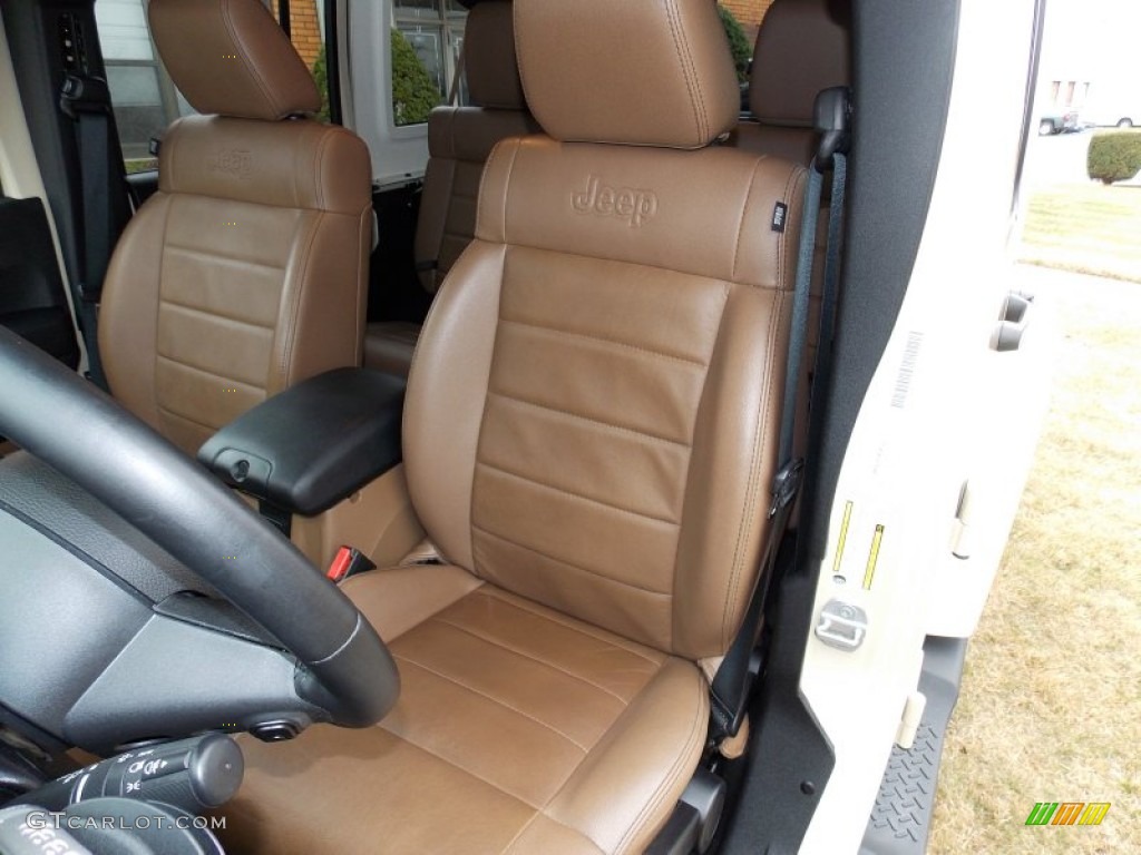 2011 Jeep Wrangler Unlimited Sahara 4x4 Front Seat Photo #88294040