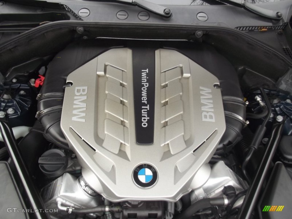 2011 BMW 5 Series 550i xDrive Gran Turismo Engine Photos