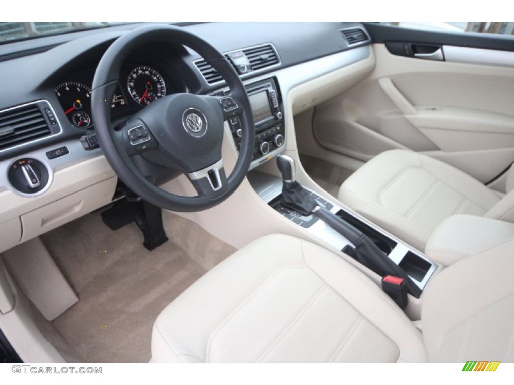 Cornsilk Beige Interior 2012 Volkswagen Passat 2.5L SE Photo #88300137