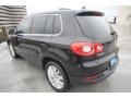 Deep Black Metallic - Tiguan SE Photo No. 7