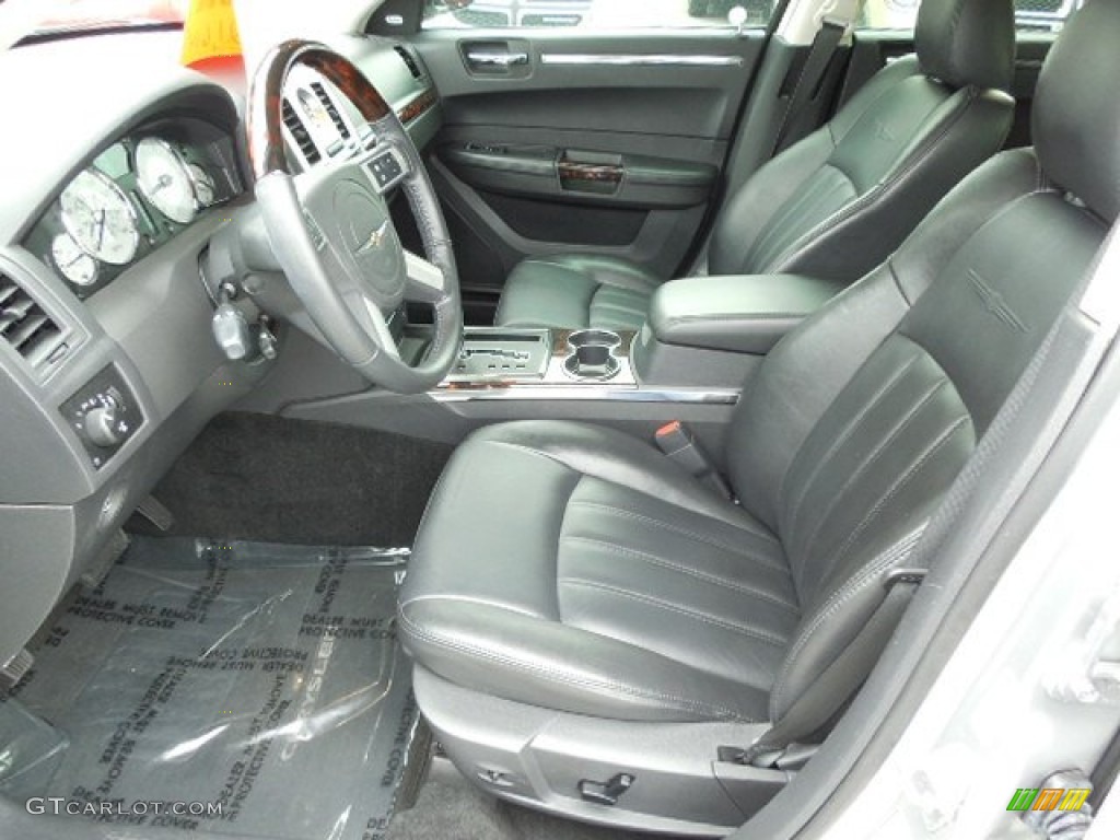 2010 Chrysler 300 C HEMI Front Seat Photos