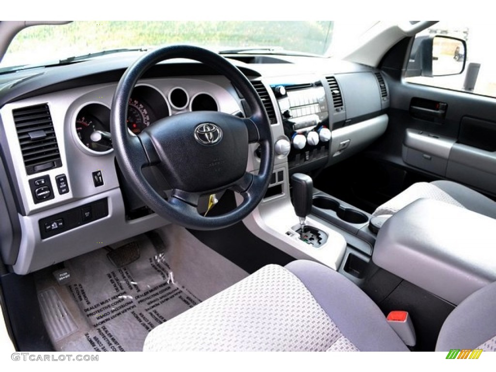 2009 Tundra CrewMax 4x4 - Super White / Graphite Gray photo #9