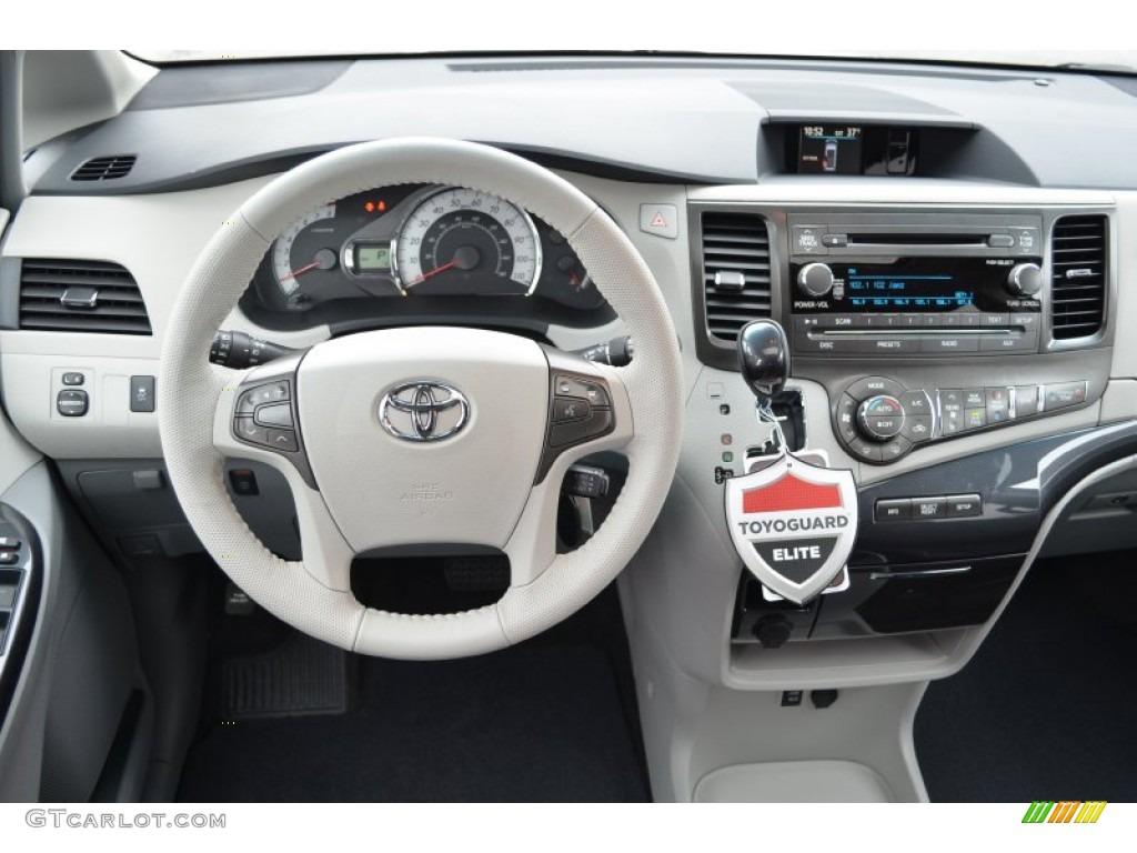 2014 Toyota Sienna SE Light Gray Dashboard Photo #88315717