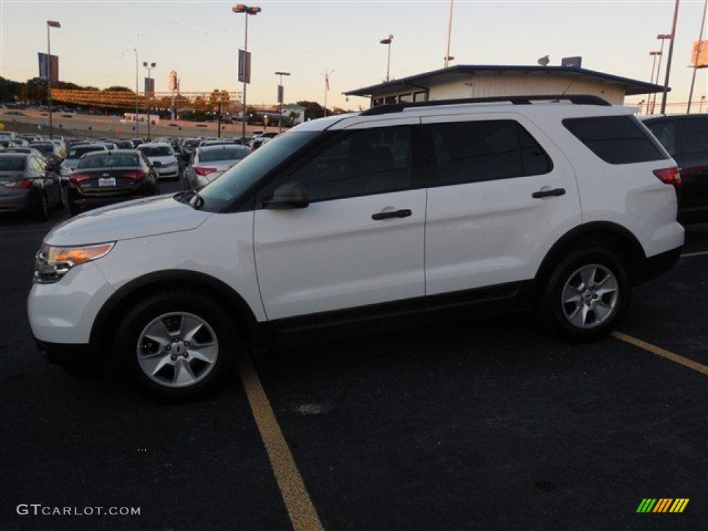 2013 Explorer FWD - Oxford White / Medium Light Stone photo #6