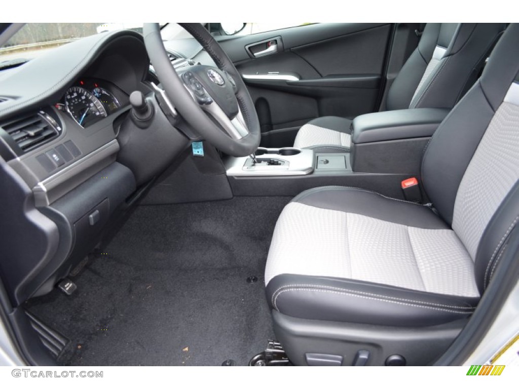 2014 Camry SE - Classic Silver Metallic / Black/Ash photo #5