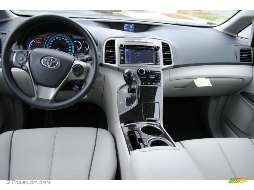 2014 Toyota Venza LE Light Gray Dashboard Photo #88319512