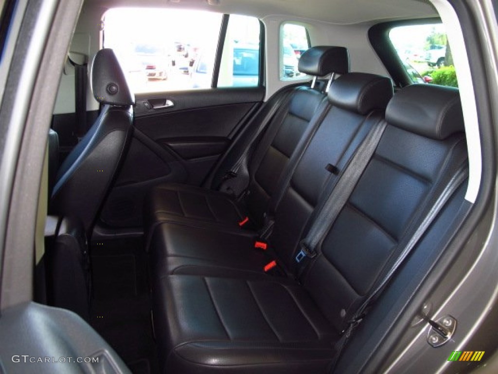 Clay Gray Interior 2011 Volkswagen Tiguan SE 4Motion Photo #88320139