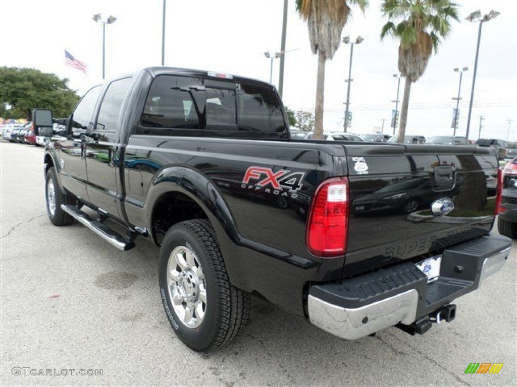 2014 F250 Super Duty Lariat Crew Cab 4x4 - Tuxedo Black Metallic / Black photo #3