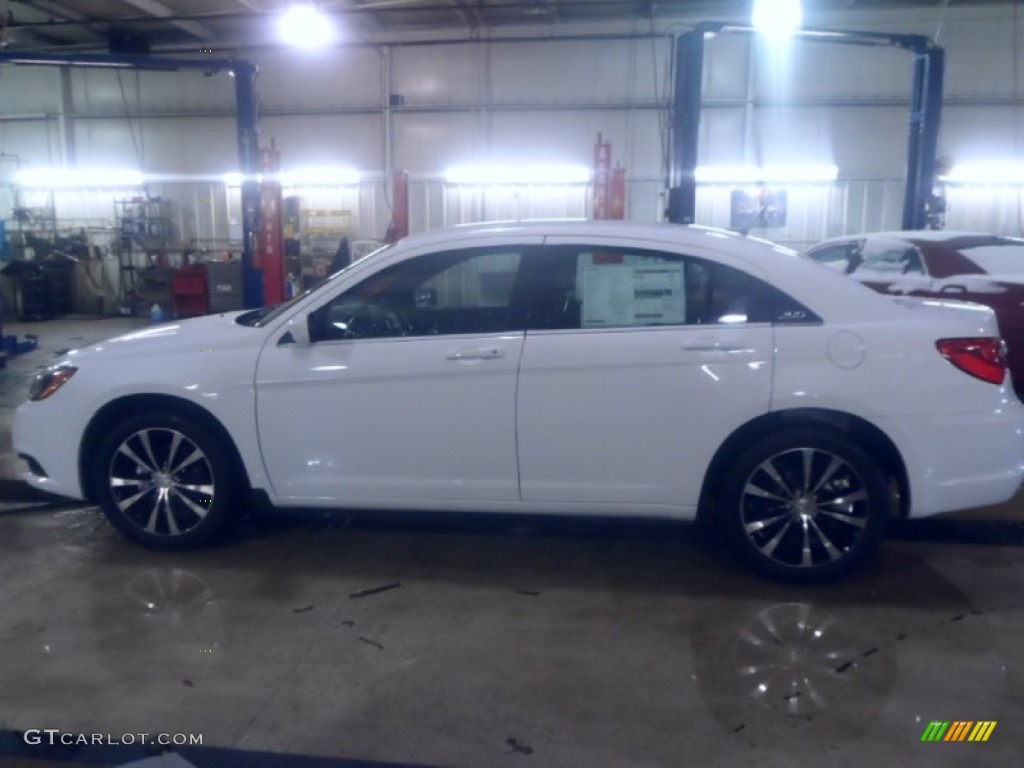 2014 200 Touring Sedan - Bright White / Black photo #5