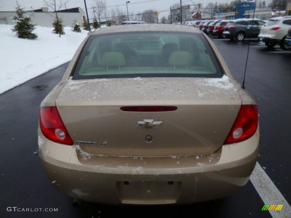 2007 Cobalt LT Sedan - Sandstone Metallic / Neutral Beige photo #6