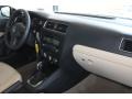 2011 White Gold Metallic Volkswagen Jetta SE Sedan  photo #30