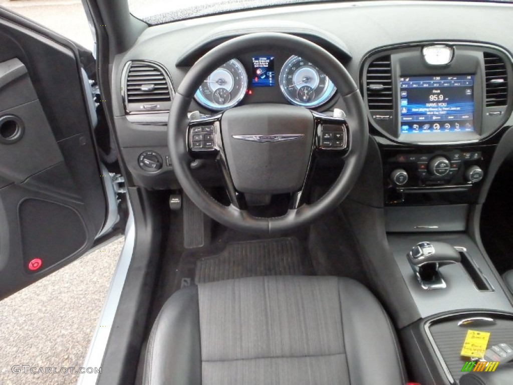 2013 Chrysler 300 S V6 AWD Black Dashboard Photo #88337409