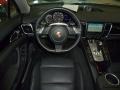 Basalt Black Metallic - Panamera 4 Photo No. 16