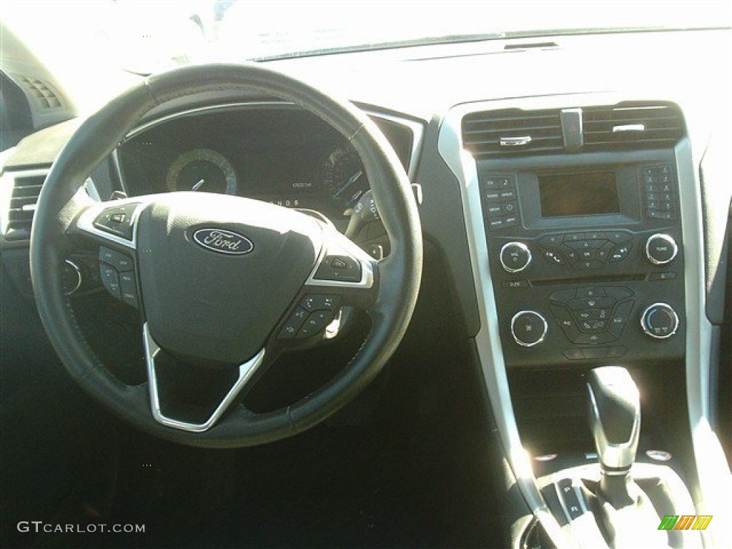 2013 Fusion SE 2.0 EcoBoost - Ingot Silver Metallic / Charcoal Black photo #6