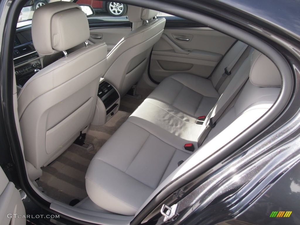 2011 BMW 5 Series 528i Sedan Rear Seat Photos