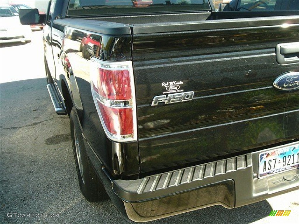2010 F150 STX Regular Cab - Tuxedo Black / Medium Stone photo #4