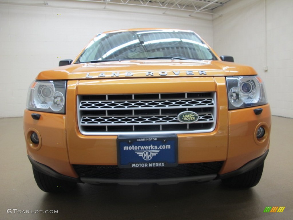2008 LR2 SE - Tambora Flame Orange / Ebony Black photo #3