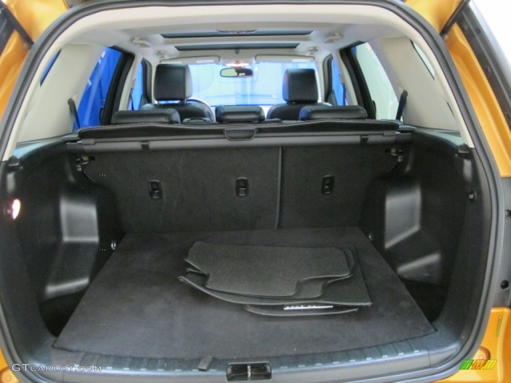 2008 Land Rover LR2 SE Trunk Photos