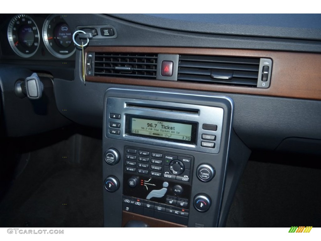 2010 Volvo S80 3.2 Controls Photo #88343101