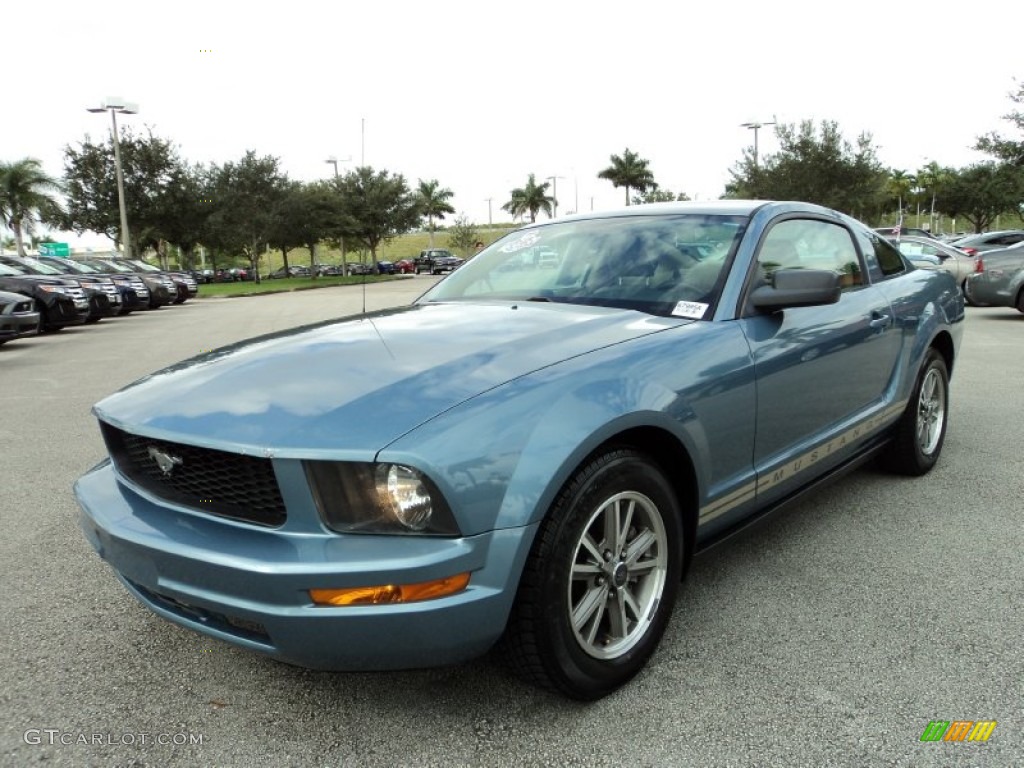 2005 Mustang V6 Premium Coupe - Windveil Blue Metallic / Medium Parchment photo #13
