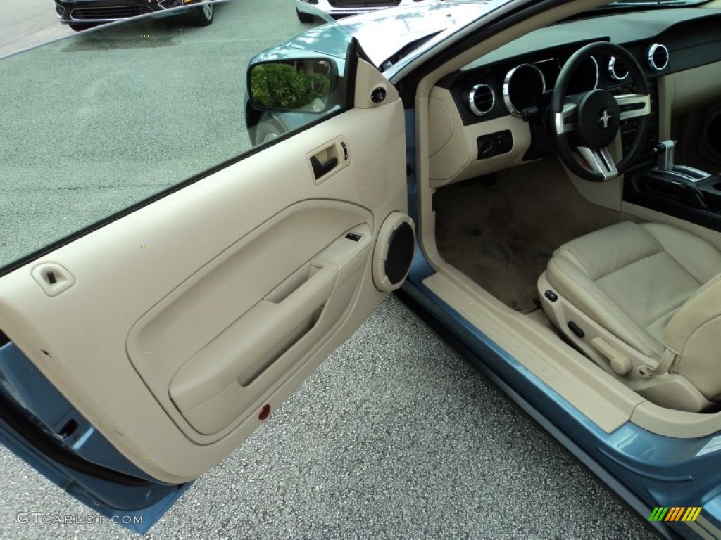 2005 Mustang V6 Premium Coupe - Windveil Blue Metallic / Medium Parchment photo #18