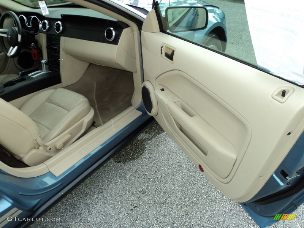2005 Mustang V6 Premium Coupe - Windveil Blue Metallic / Medium Parchment photo #21