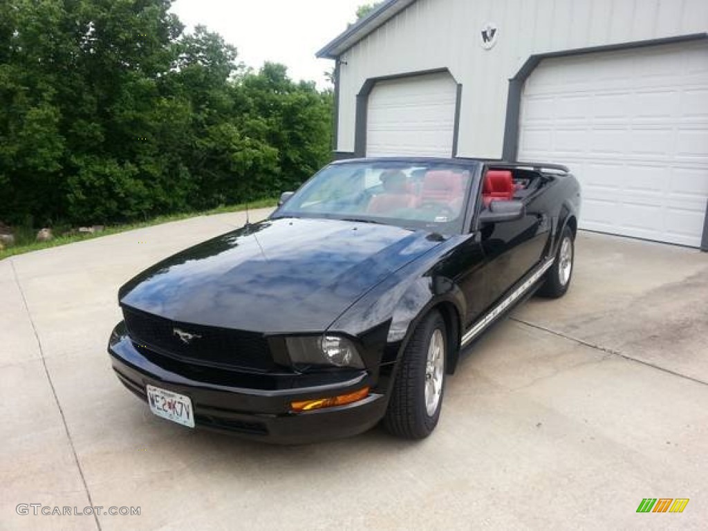 2006 Mustang V6 Premium Convertible - Black / Red/Dark Charcoal photo #3