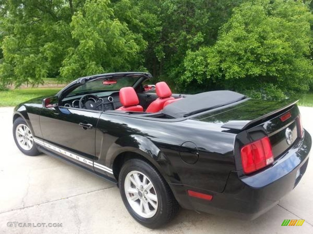 2006 Mustang V6 Premium Convertible - Black / Red/Dark Charcoal photo #4
