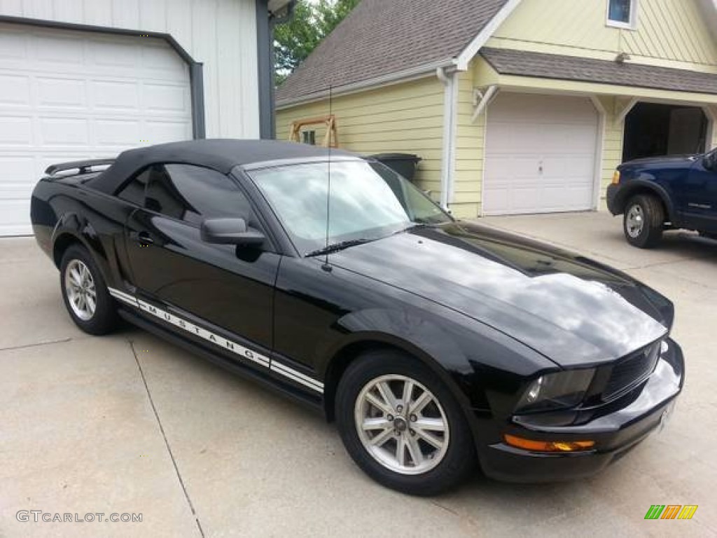 2006 Mustang V6 Premium Convertible - Black / Red/Dark Charcoal photo #6