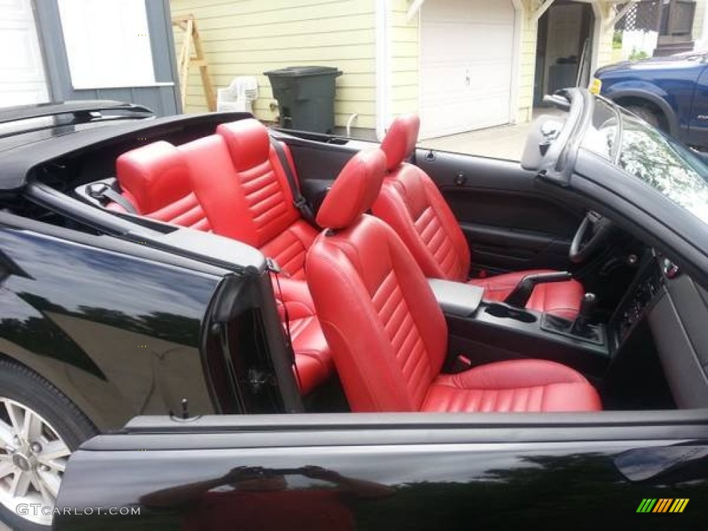 Red/Dark Charcoal Interior 2006 Ford Mustang V6 Premium Convertible Photo #88349912